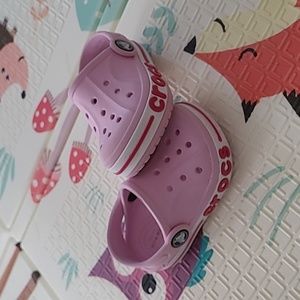 Pink Crocs toddler sz 6